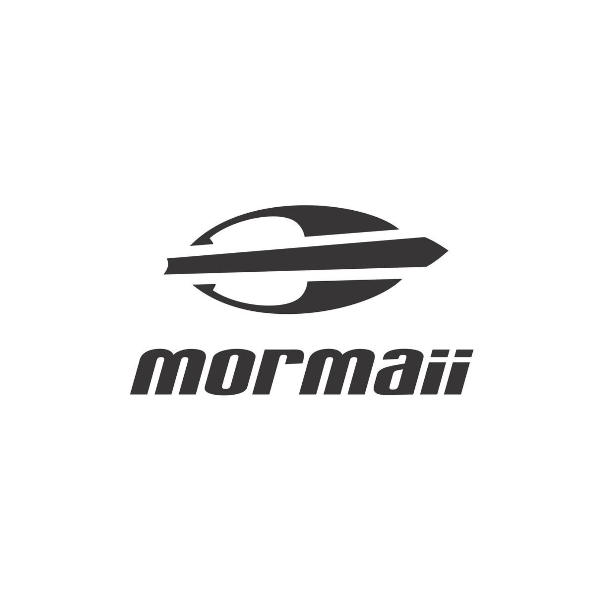Logo da marca Mormaii disponível na May Ótica e Joalheria em Joinville